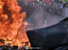 Francja znów płonie. "Obietnica twardej ręki brzmi jak wybawienie"