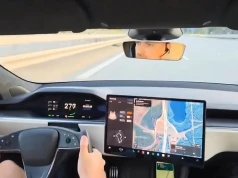 Pędził Teslą prawie 300 km/h. Potrzebna zmiotka z szufelką