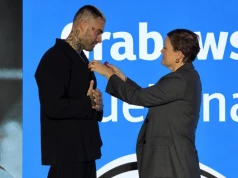 Cieńkowska wręczyła Quebonafide medal „Gloria Artis” – pierwsze takie wyróżnienie w polskim rapie