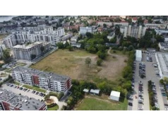 Toruń. Teren po dawnym Metronie na sprzedaż. Mogą tu stanąć bloki