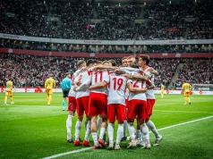 Urban kończy kombinacje z defensywą. „Nie ma powodu, by zmieniać”