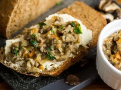 To smarowidło z borowików robi furorę. Do pieczywa lepsze niż sklepowe pasty