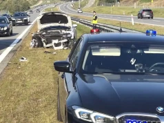 Kolizja osobowki z ciężarówką na S7. Zablokowany pas w stronę Warszawy