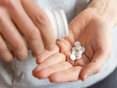 Polacy zużywają 2 miliardy tabletek rocznie. Wypalają żołądek jak kwas
