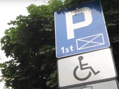 Niepełnosprawny kierowca dostał mandat. „Koperta była niewidoczna”