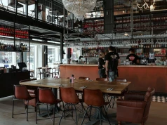 Nowe restauracja AïOLI w miejsce Pizza Hut w centrum handlowo-rozrywkowym