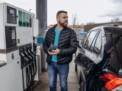 Tyle będziemy płacić za tankowanie do poniedziałku