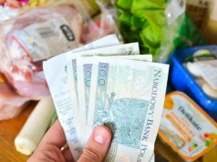 Ceny paliw w dół, a co z inflacją? Są prognozy ekonomistów