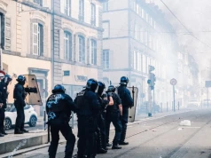 Płoną francuskie licea!