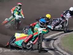Żużel. Koszmarna kraksa w Pile! Jasiński wjechał w Krawczyka!