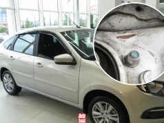 Rosjanie pokazali jakość "wojennych" Ład. Czteroletnie auto już rdzewieje