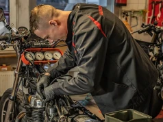 Twój mechanik wie o tobie więcej niż żona. I nie zdradzi jej niczego…