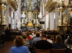 2. Pielgrzymka z Obrzeży Kościoła. „Nie jesteś błędem w Boskim algorytmie. Jesteś najczystszym arcydziełem Jeg …