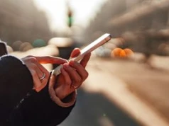 Internet w telefonie. Co najszybciej zużywa pakiet danych?