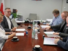 Padew Narodowa. Przebudują drogę i wybudują chodnik. Jest umowa