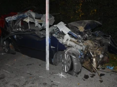 Tragiczny finał czołowego zderzenia osobówki z kombajnem