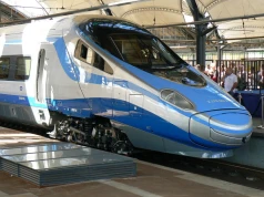 Kolej bezpieczna i szybka. Pociągi pojadą 250 km/h już w 2027 roku