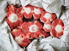 W PRL-u się zajadano, dziś nie chcemy patrzeć. Bomba kolagenowa