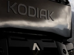Škoda się wścieknie? Kodiak na bazie Renault ma diesla, 440 KM i sześć kół. Cena zwala z nóg