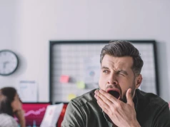 Dlaczego ziewanie jest zaraźliwe? Sprawdź, co robi twój mózg