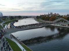 Nowa kładka na Wiśle w Krakowie już otwarta. Przeprawa, jakiej jeszcze nie było