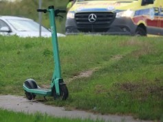 Kolejny wypadek na hulajnodze. Do szpitala trafił ranny 12-latek, jechał bez kasku