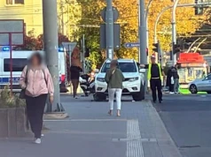 Zmieniał pas jezdni, nie zauważył jadącego tuż obok skutera. 53-latek w szpitalu