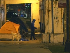 Illinois przeznaczy 620 milionów dolarów na walkę z bezdomnością. Bez dachu nad głową w samym Chicago jest ponad 6 tysięcy ludzi
