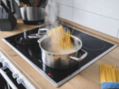 Indukcja ma kilka haczyków. O jednym dowiadujesz się dopiero po postawieniu garnka