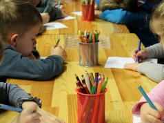 Uczeń wykonał pracę plastyczną. Nauczyciel mu nie wierzy. "Konkursy plastyczne powinny odbywać się w szkole"
