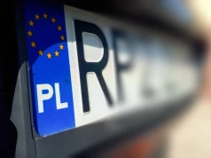 Włosi na potęgę rejestrują samochody w Polsce. Oszczędzają tysiące euro