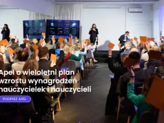 „Obietnic należy dotrzymywać”. SOS dla Edukacji apeluje do rządu o przyjęcie wieloletniego planu wzrostu wynagrodzeń nauczycielek i nauczycieli