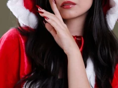 Kigurumi damskie wraca na zimę. Ten model z Grinchem poprawi humor od pierwszego założenia