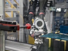 Mercedes sięga po „baterie Tesli”. Dostawy ogniw 46100 z Wrocławia do Stuttgartu ruszą w 2028 roku