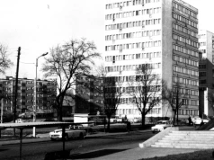 Warszawy w Koninie, kiosk i bank, którego tu nie ma. Zgadniecie?