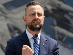 "Takie zagrywki to akurat nie z Kosiniakiem. On nie jest Hołownią". Kulisy spotkania szefa MON z Trumpem