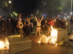Niespokojny wieczór w Barcelonie. Wielotysięczny tłum starł się z policją