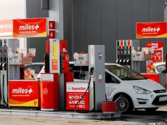 Paliwo tanieje o 40 groszy na litrze. Wchodzą niespodziewane obniżki