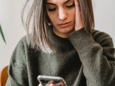 Dzwoni numer z twojego miasta, a w słuchawce jest call center z ofertą. Taki telefon bez twojej zgody jest już nielegalny