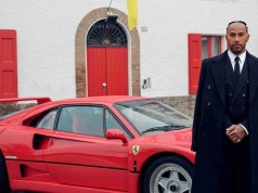 Stało 30 lat, ma 69 km przebiegu i silnik nr 44. To Ferrari F40 Lewisa Hamiltona