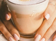 Waniliowe paznokcie będą hitem jesieni 2026. Ten manicure pokochały minimalistki