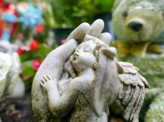 Obchody Dnia Dziecka Utraconego w Sanktuarium Bożego Miłosierdzia w Łagiewnikach i na Cmentarzu Komunalnym Podgórki Tynieckie