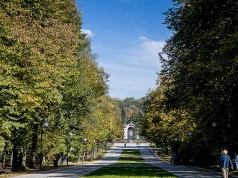 Aleja Żyrafy w TAURON Parku Śląskim po modernizacji. Nowe nawierzchnie, ławki i oświetlenie za ok. 10 mln zł