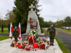 W Łambinowicach uczczono pamięć pierwszego transportu powstańców warszawskich do Stalagu Lamsdorf
