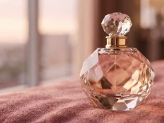 Prosty skład, mocny charakter. Calvin Klein ma perfumy za 114,99 zł, Hebe też idzie w ten klimat