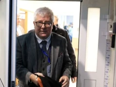 Czarnecki i Braun wśród putinistów. Ujawniamy, kim są ich „koledzy” z indyjskiej organizacji