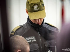 Czterech cudzoziemców ukrywało się w naczepie ciężarówki. Wydostali się na stacji paliw pod Rzeszowem