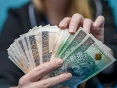 Zarabiają średnio 13 tys. zł. "Uważają, że to za mało"