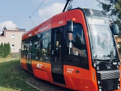 Pierwsze tramwaje z programu FEnIKS już na torach GZM. Pesa Twist wozi pasażerów linii 6 i 11