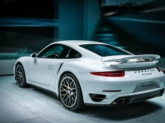 Porsche zlikwiduje 9 tys. miejsc pracy i szykuje się na erę niższej sprzedaży. Nowa strategia stawia na droższe auta